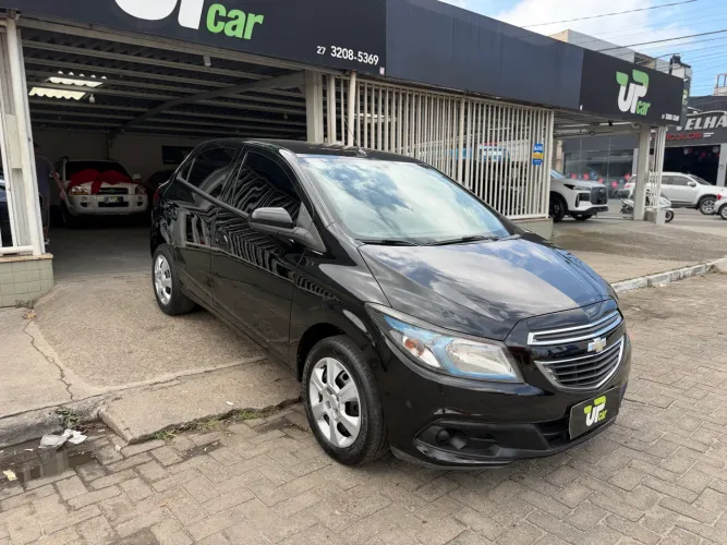Chevrolet Onix Hatch LT 1.4 8V Flex Power Mec. 4P 2015