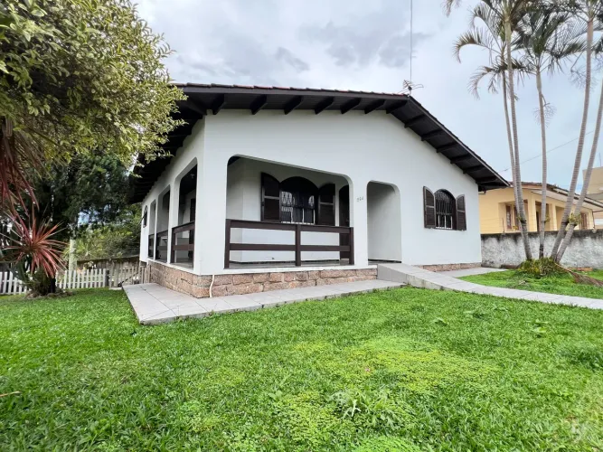 Casa à Venda no Bairro Universitário, Criciúma