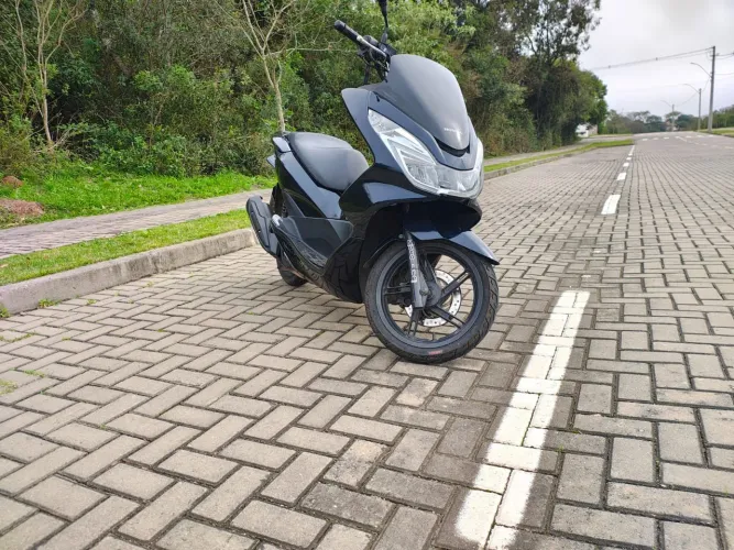 VENDO SCOOTER HONDA PCX ANO 2018