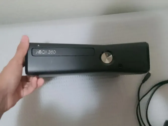 Vendo vídeo game Xbox 360 slim rgh