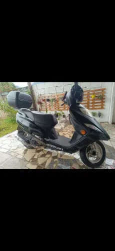 Suzuki Burgman 125i - Econômica, Automática e Pronta para o Dia a Dia (Com Baú!)