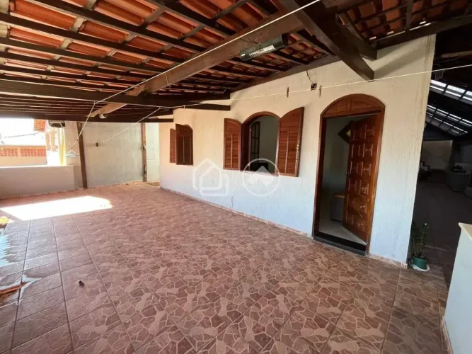 Casa à venda e locação em Estrela do Oriente