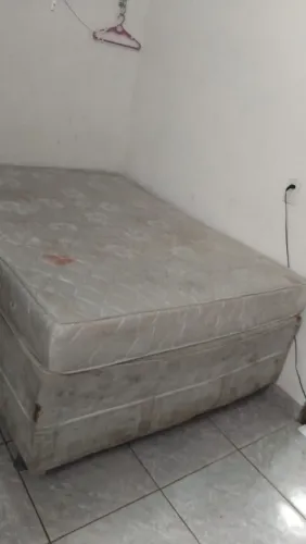 Vendo cama box com colchão 