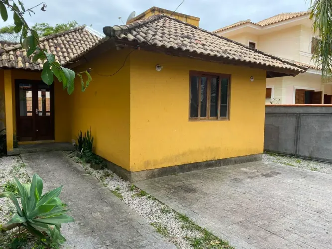 Casa 2 Dormitórios Rio Tavares - 5 Ruas