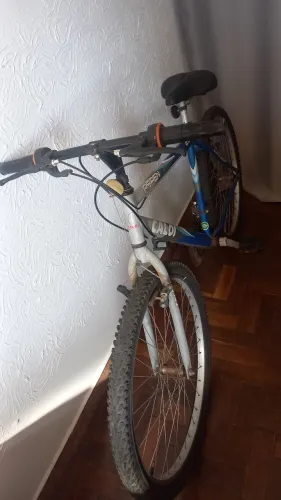 Bicicleta Caloi azul semi nova