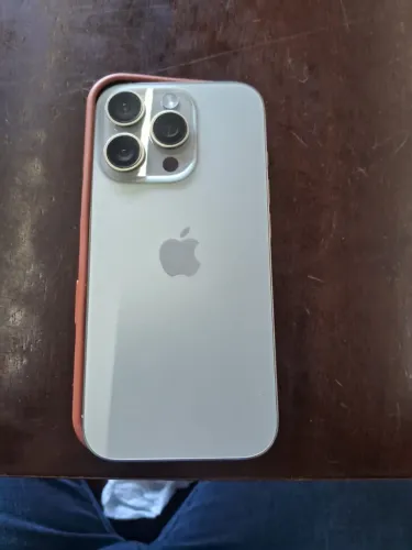Vendo ou troco iPhone 16 pro 256