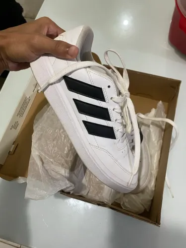 Tênis adidas