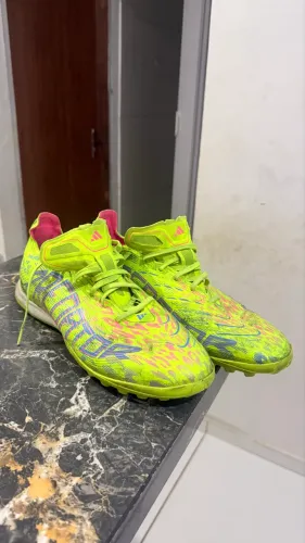 CHUTEIRA SOCIETE ADIDAS PREDATOR