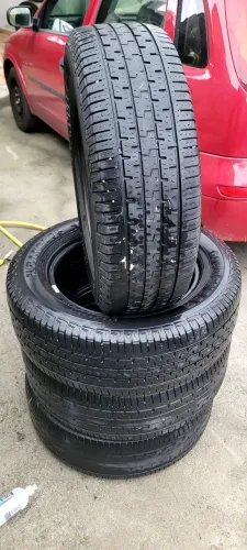 Pneu R16/ 215/ 65
