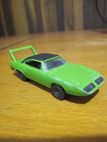 Carrinho Hotwheels Plymouth superbird usado