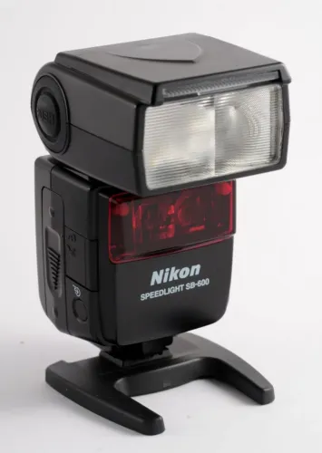 Flash Nikon SB600