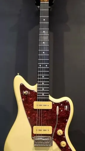 Guitarra Tagima