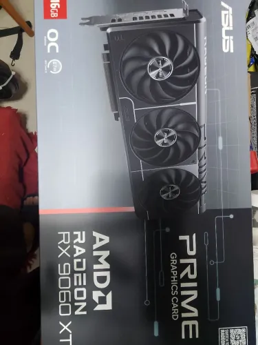 AMD RX 9060 XT 16 gb