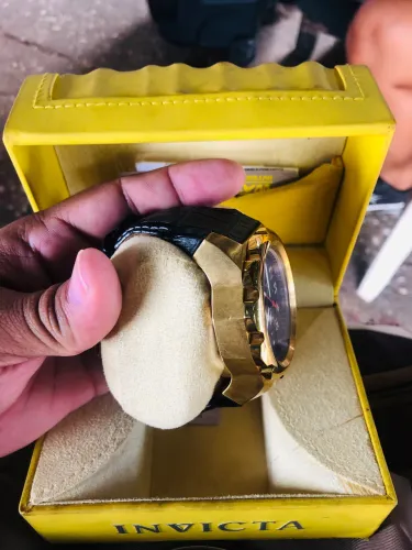 invicta chronograph w/r 200 mt