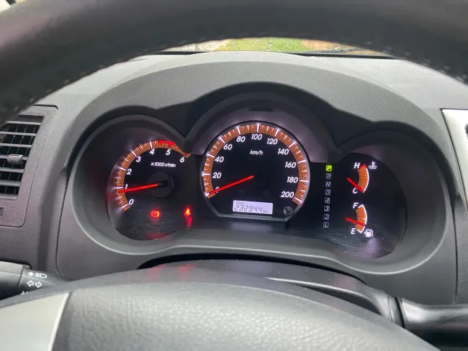 Toyota Hilux CD SRV D4-d 4X4 3.0 TDI Diesel AUT 2013