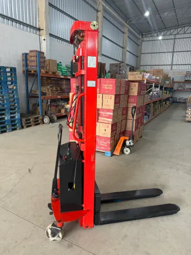 VENDO EMPILHADEIRA SEMI-ELETRICA