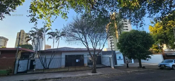 Casa para alugar em Londrina, Centro, com 3 quartos, com 213 m²
