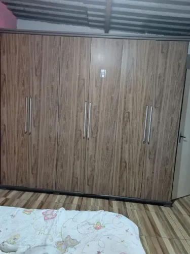 Guarda roupas semi novo sem detalhes ,2.500 alt por 2.750 largura,6 portas 6 gavetas