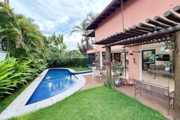 Sobrado no Condominio Country em Cuiabá com 530 metros