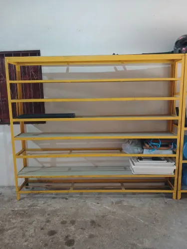 Vendo essas prateleira e o balcão por 1500$