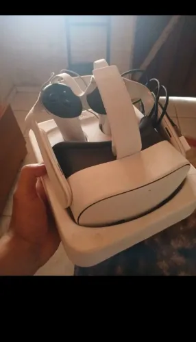 Vendo meta quest 3s com duas baterias portáteis