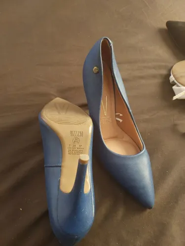 Sapatos de salto tamanho 36