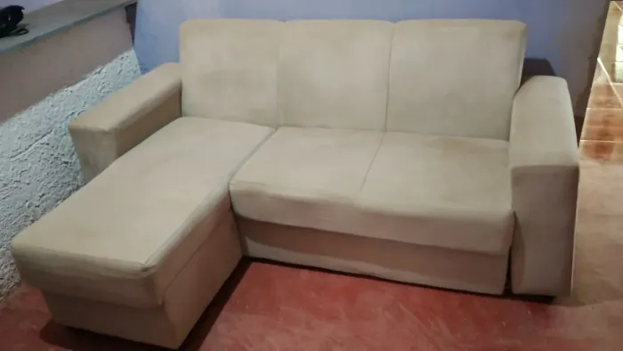 Sofá 03 lugares super conservado