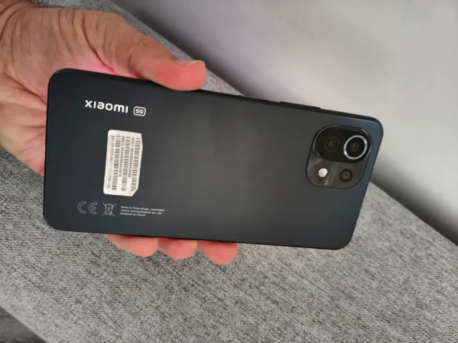 Xiaomi lite 11 5g sem detalhes.