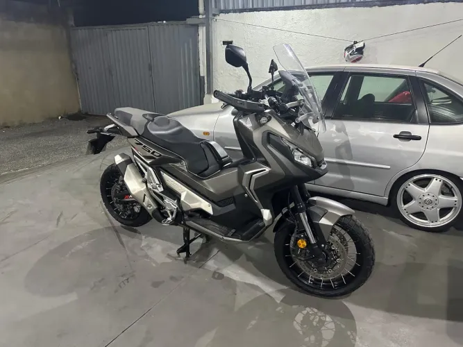 Honda X-adv 750