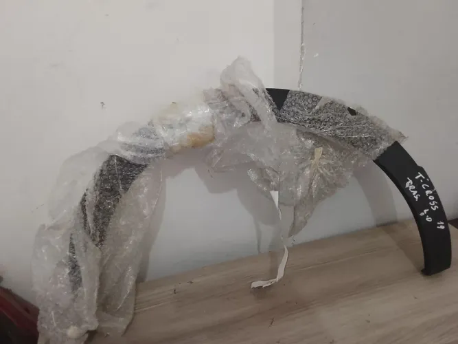 Acabamento traseiro direito de t cross