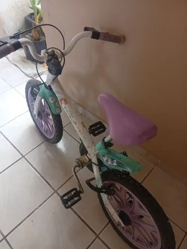 Bicicleta Infantil da Barbie 