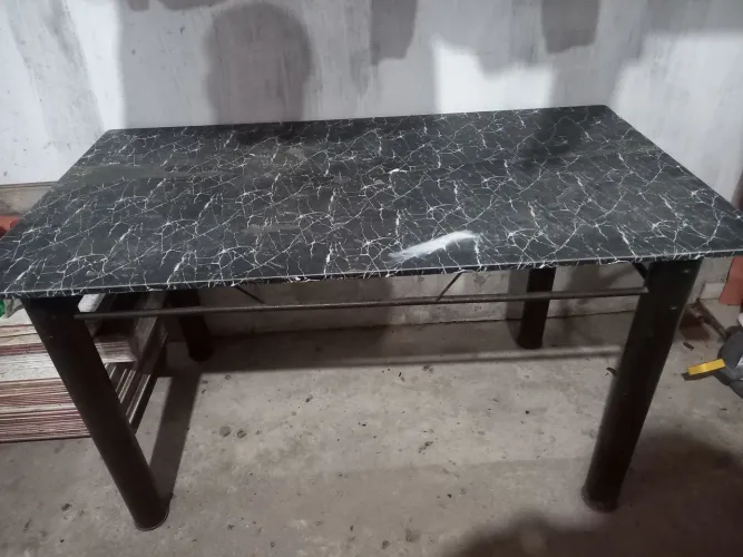 Vendo mesa 6 cadeiras de 1,38mm por 75