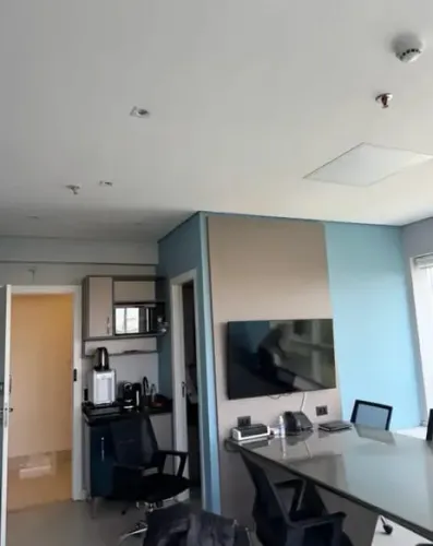 Sala comercial na Avenida Andrômeda, 723 - Sala 216 32 m²