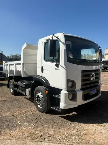 Vw 17260 2022 caçamba toco basculante 5.000km originais