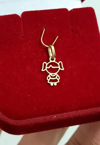Pingente Menina Chapa Vazado P. Ouro 18k