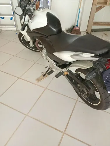 Vendo Moto CB 300r 2012