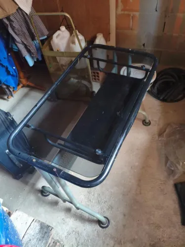 Mesa de vidro para computador