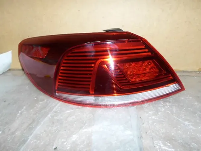 Lanterna Esquerda Passat Cc 2013 2014 2015 2016 #243 Esquerdo Vermelha