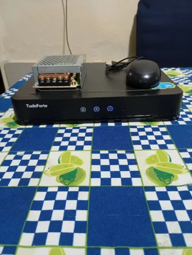 Vendo aparelho de câmera DVR da marca tudo forte marca boa