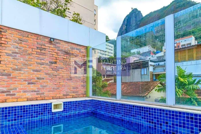 Casa à venda 6 Quartos, 4 Suítes, 5 Vagas, 595M², Humaitá, Rio de Janeiro - RJ