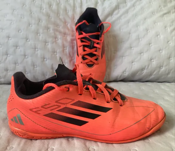 Tênis de Futsal Adidas F50 - Numero 33
