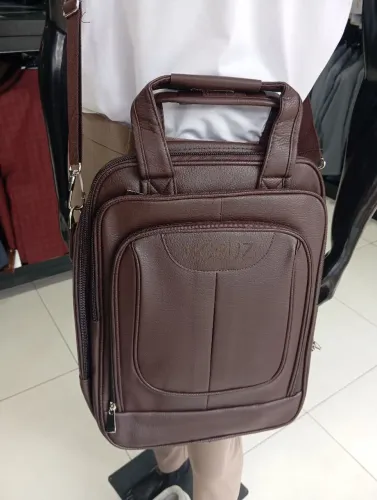 MOCHILA EM COURO