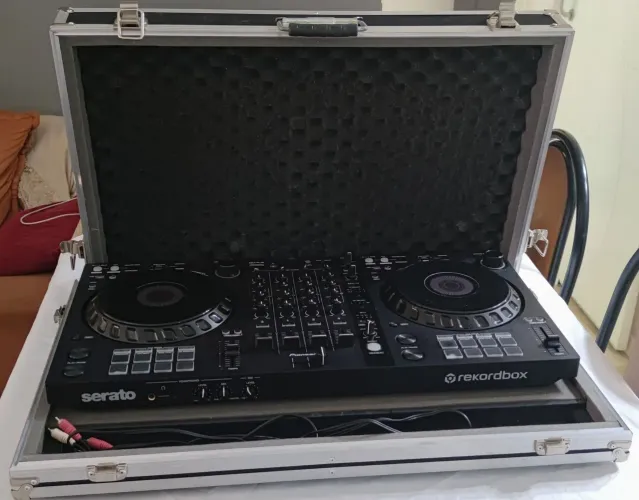 DJ Controladora DDJ FLX6 Pioneer  Bangu RJ vai com a Case junto 