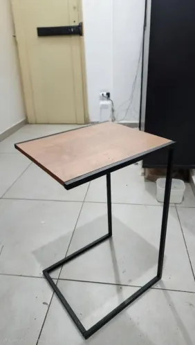 Mesa Lateral de Sofá - Estilo Industrial