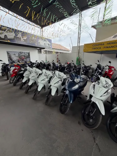 Honda Biz 125. (@mrveiculos)