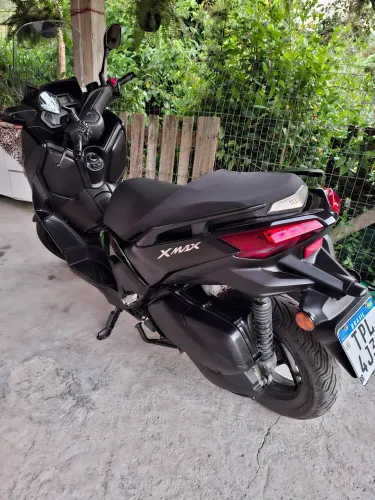Vendo minha linda Xmax 250cc 2025
