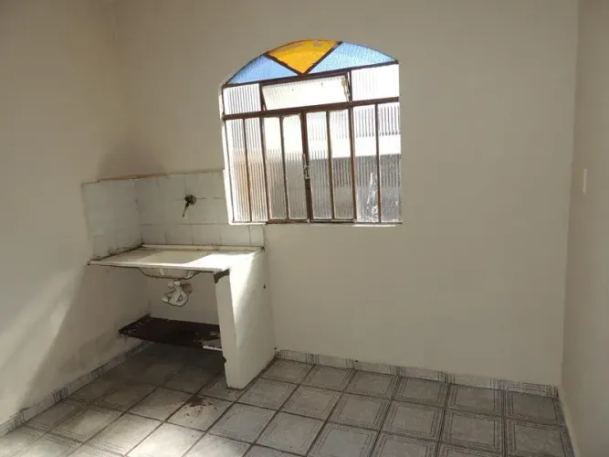 Casa localizada no bairro Nações