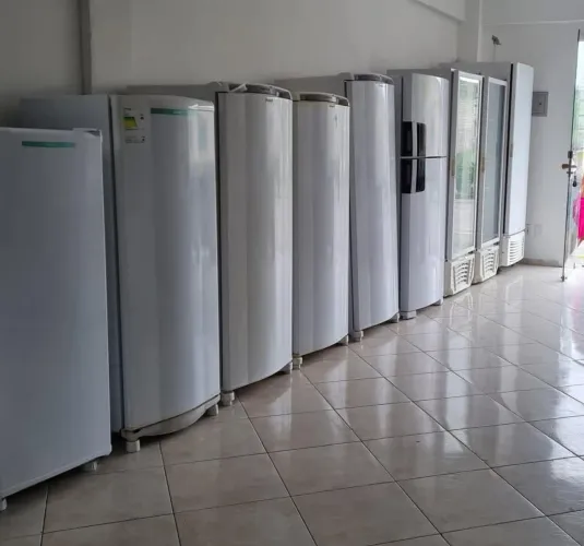 Vendo geladeiras entrego em balneário camboriu e região