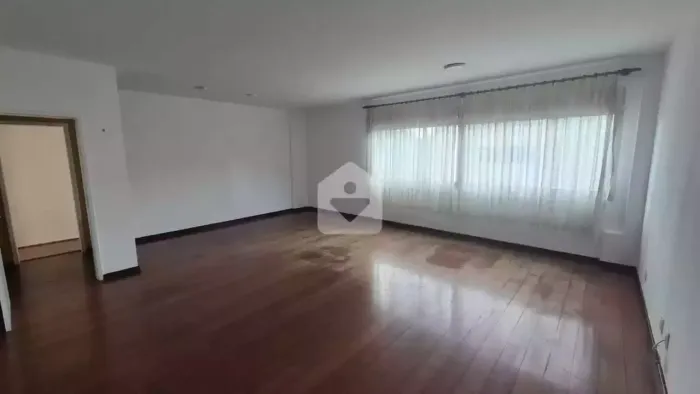 Apartamento para venda com 3 quartos, 117m² - Centro - Petrópolis/RJ