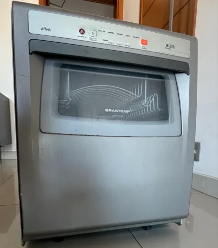 Lava louça 8 serviços BRASTEMP )220V usad a 500,00 